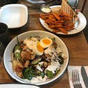 Meet your Posher, Anna